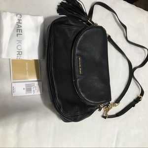 Michael Kors Bedford Large Tassel Convertible Shoulder Bag-Gently Used